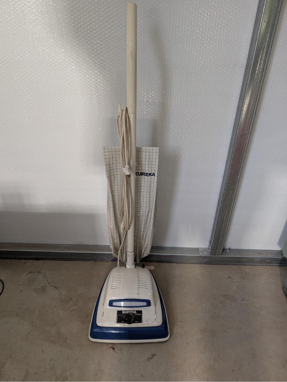 Vintage Eureka Upright Vacuum Model 1485 Blue White w/Headlight - Tested - Works